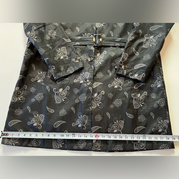 Capelli of New York Black Paisley Rain Coat Belt Hood Large - Picture 7 of 12